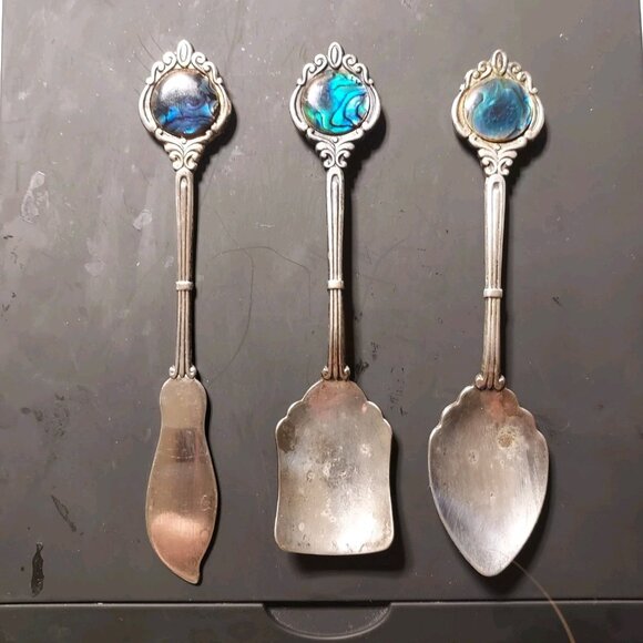 Sterling Silver Antique Souvenir Spoon Made in New Zealand Mother of Pearl - Picture 1 of 9